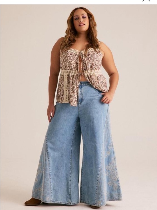 Torrid Curve Denim - Plus Size Light Blue Wide-Leg Embroidered Jeans